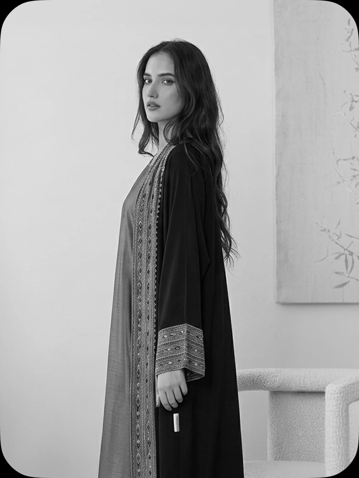 Monochrome abaya side profile
